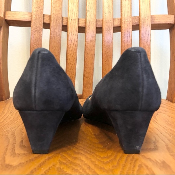 🌈 6/$60, Talbots, Suede Wedge Heels, Black, Size 8 - Picture 4 of 8